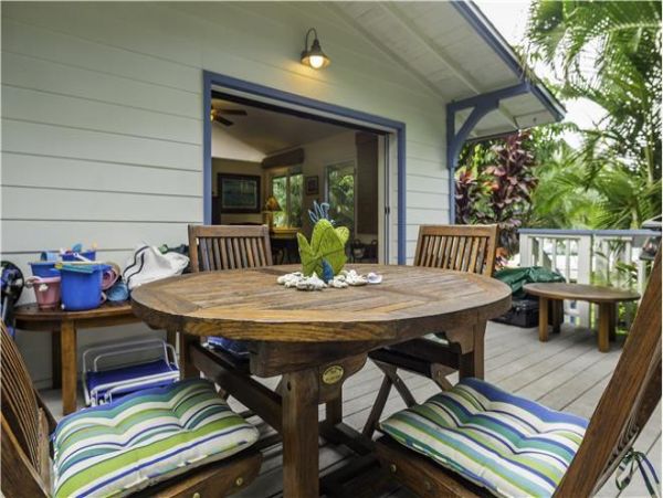 Kailua Beautiful Vacation Home Short Walk to Beach Sleeps 5