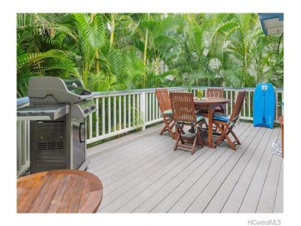 Kailua Beautiful Vacation Home Short Walk to Beach Sleeps 5