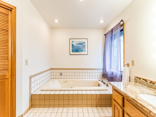 Mendocino Home 982838