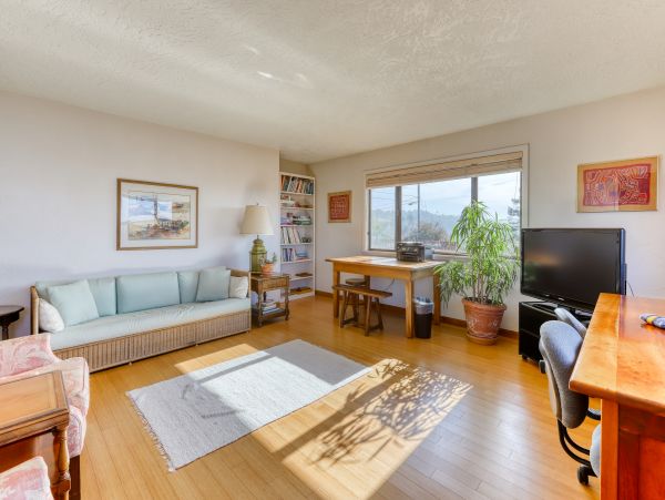 Mendocino Home 982839
