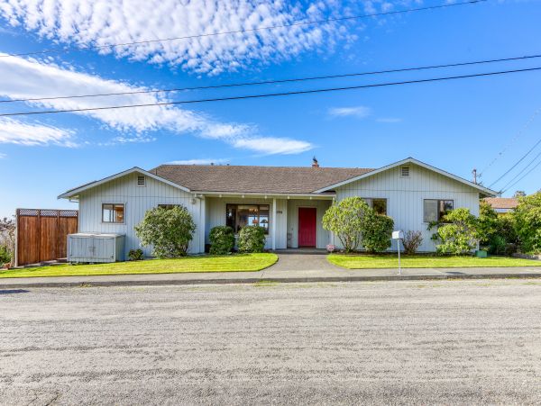 Mendocino Home 982839
