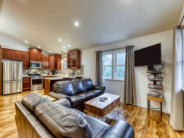 Mendocino Home 982845