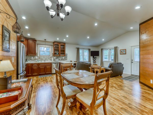 Mendocino Home 982845