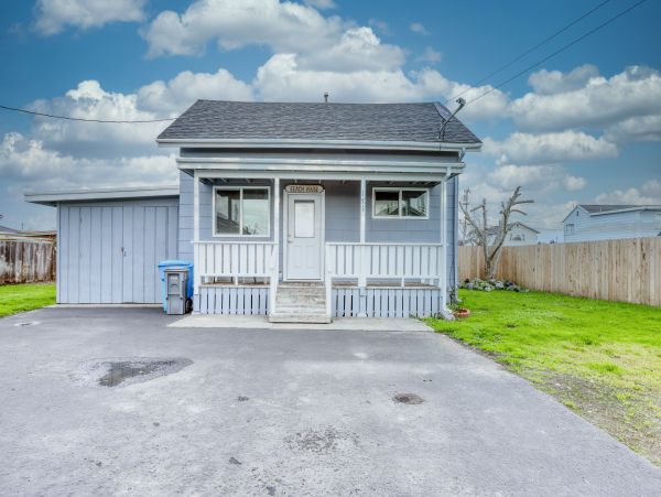 Mendocino Home 982846
