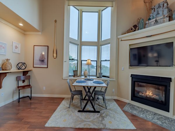 Mendocino Home 982848
