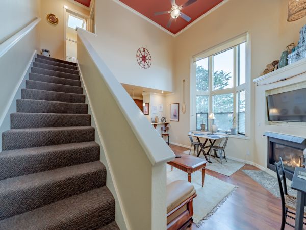 Mendocino Home 982848