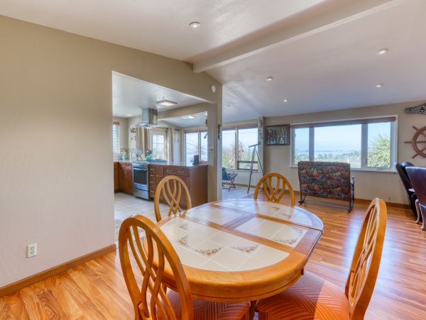 Mendocino Home 982853