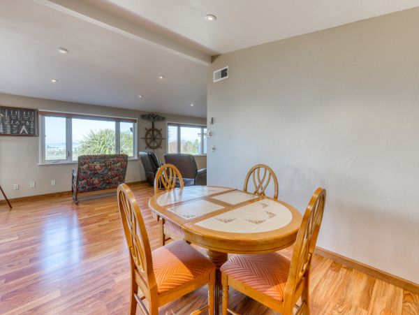 Mendocino Home 982853