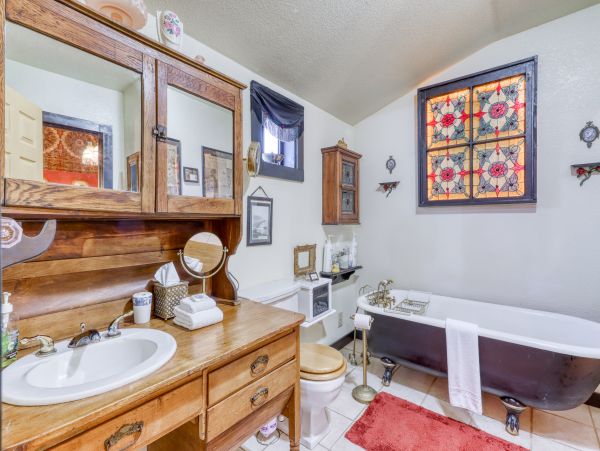 Mendocino Home 982858