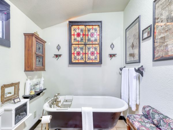 Mendocino Home 982858