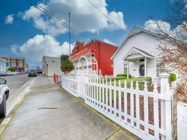 Mendocino Home 982858