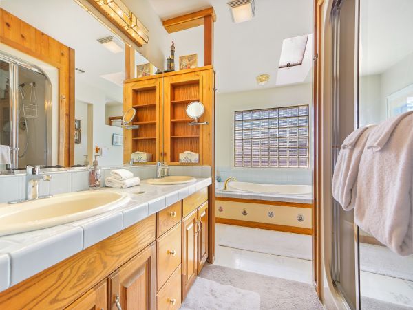 Mendocino Home 982859