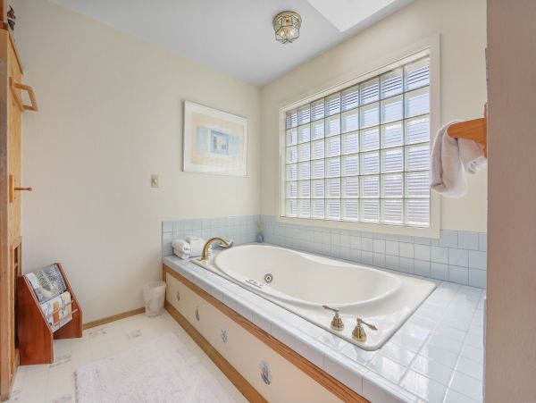 Mendocino Home 982859