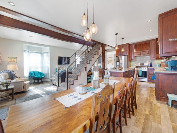 Mendocino Home 982861