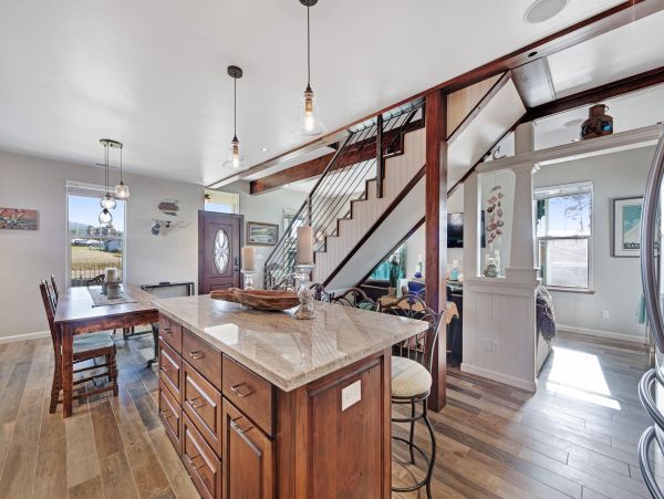 Mendocino Home 982861