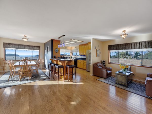 Mendocino Home 982863