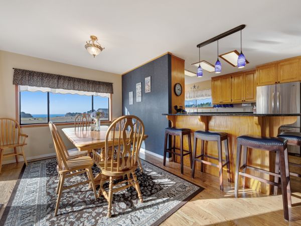 Mendocino Home 982863