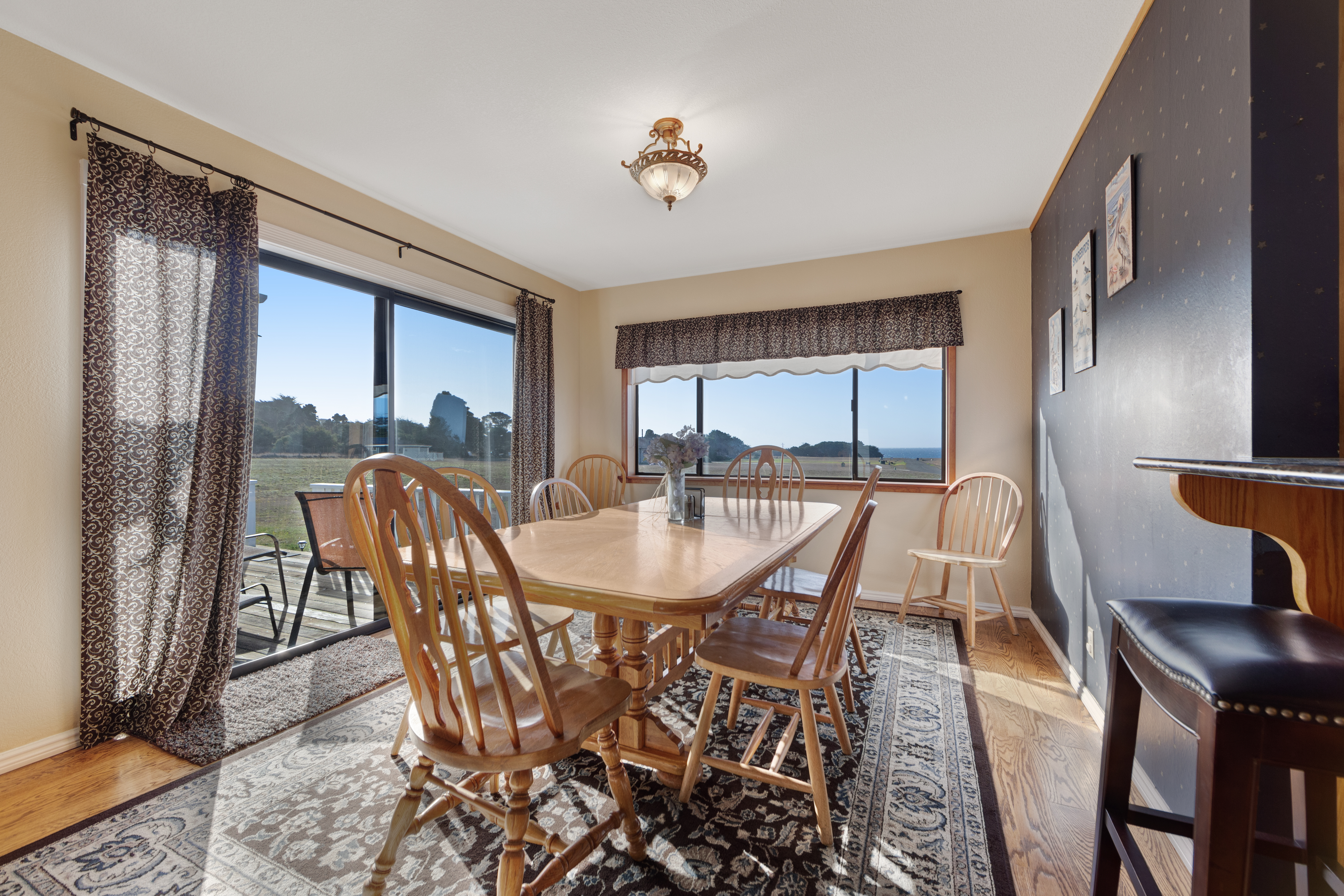 Mendocino Home 982863