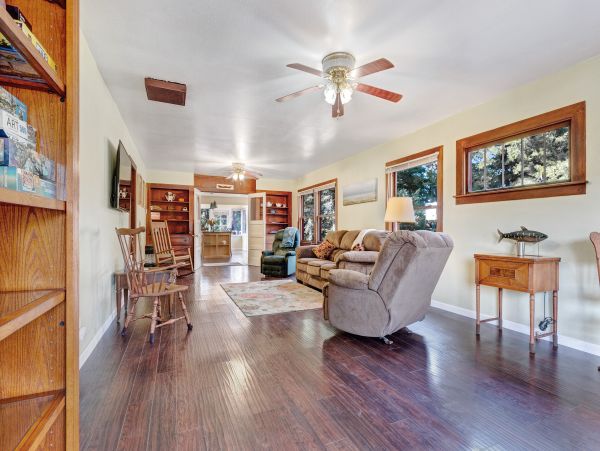 Mendocino Home 982872