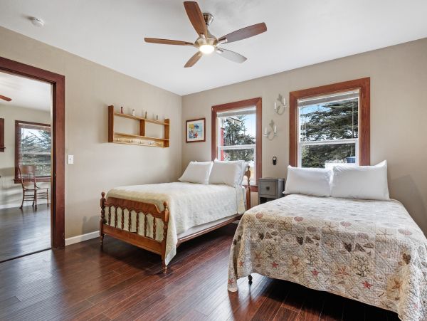 Mendocino Home 982872