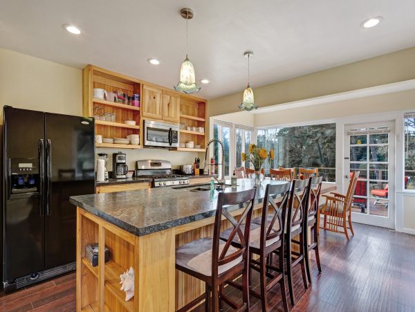 Mendocino Home 982872