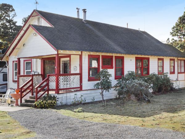 Mendocino Home 982872