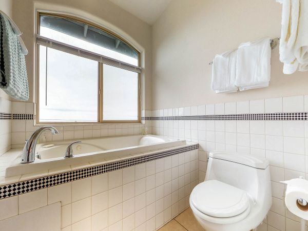 Mendocino Home 982876