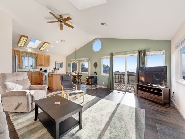 Mendocino Home 982877