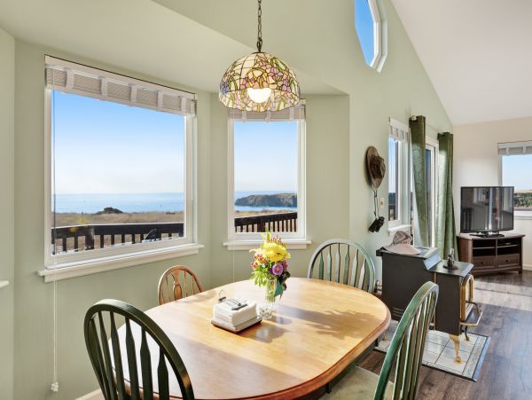 Mendocino Home 982877