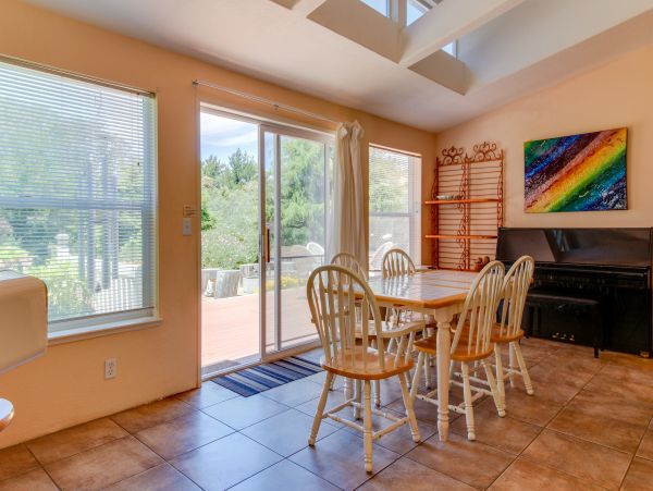 Mendocino Home 982878