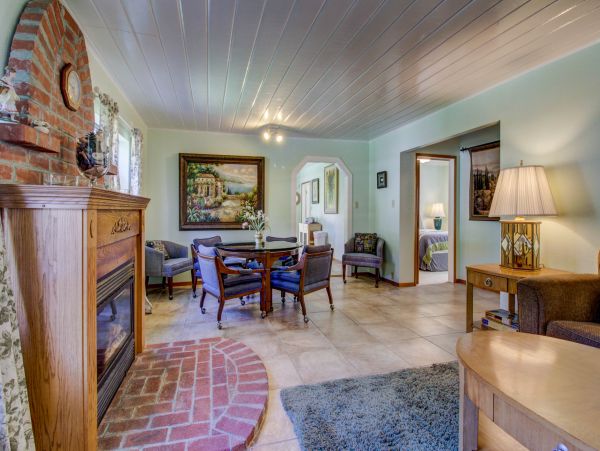 Mendocino Home 982879