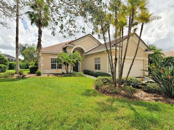 Golf Couse View University Park Vacation Home Three Bedroom