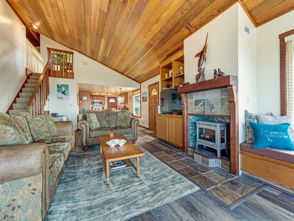 Mendocino Home 982885