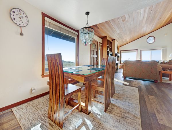 Mendocino Home 982885