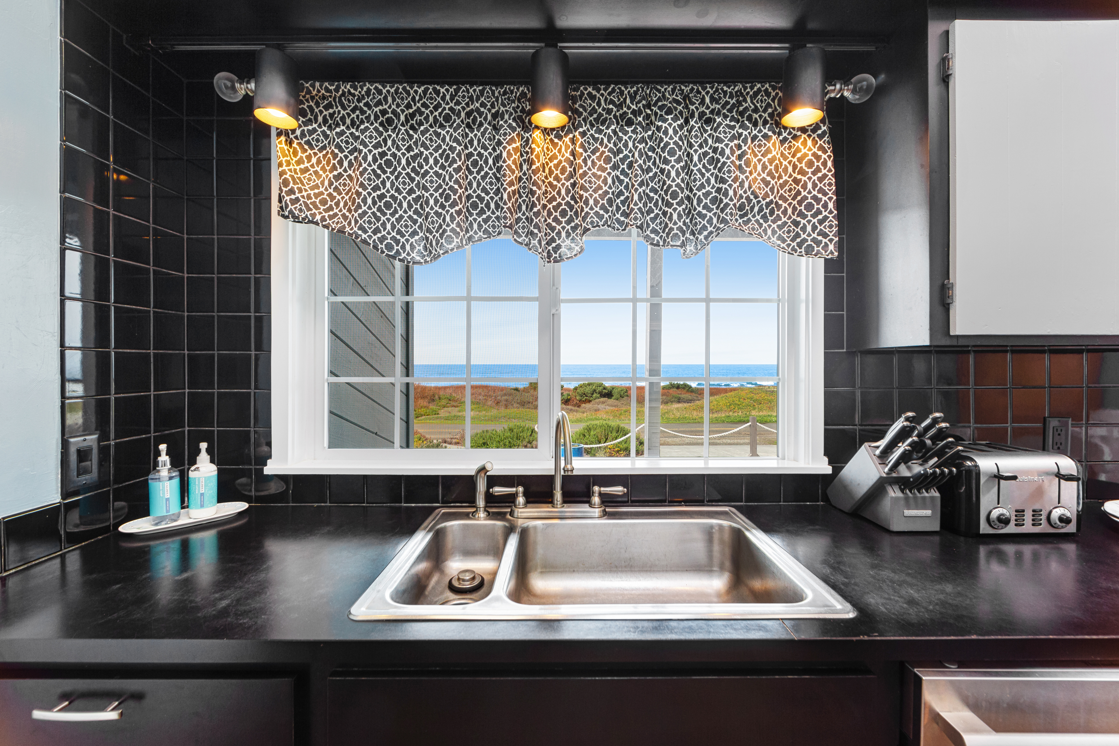 Mendocino Home 982896