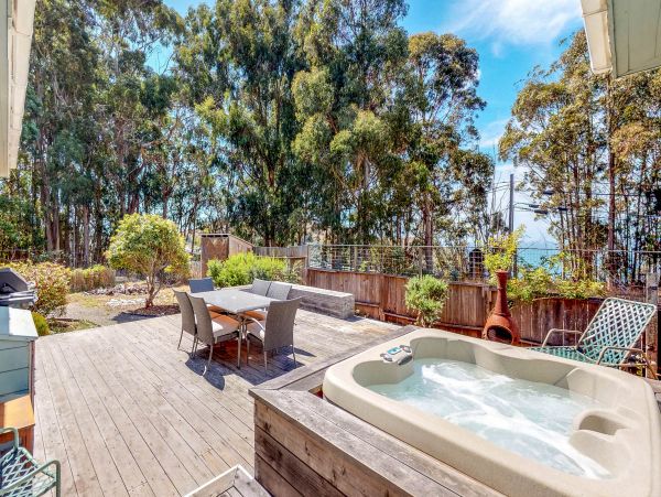 Mendocino Home 982905