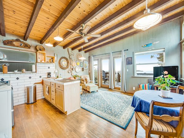 Mendocino Home 982916