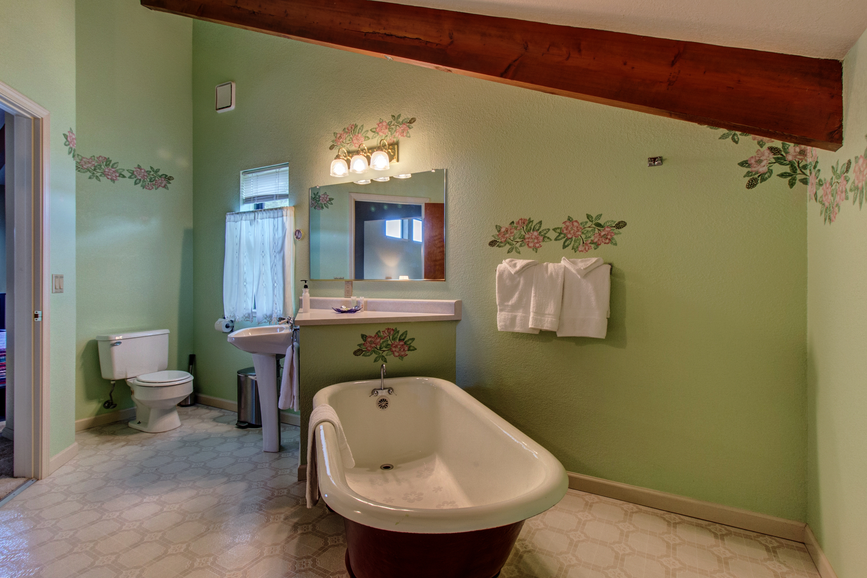 Mendocino Home 982921
