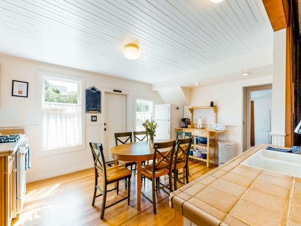 Mendocino Home 982924