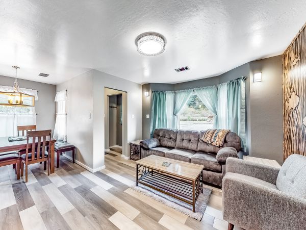 Mendocino Home 982929