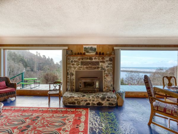 Mendocino Home 982934