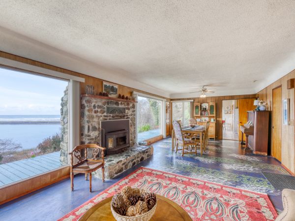 Mendocino Home 982934