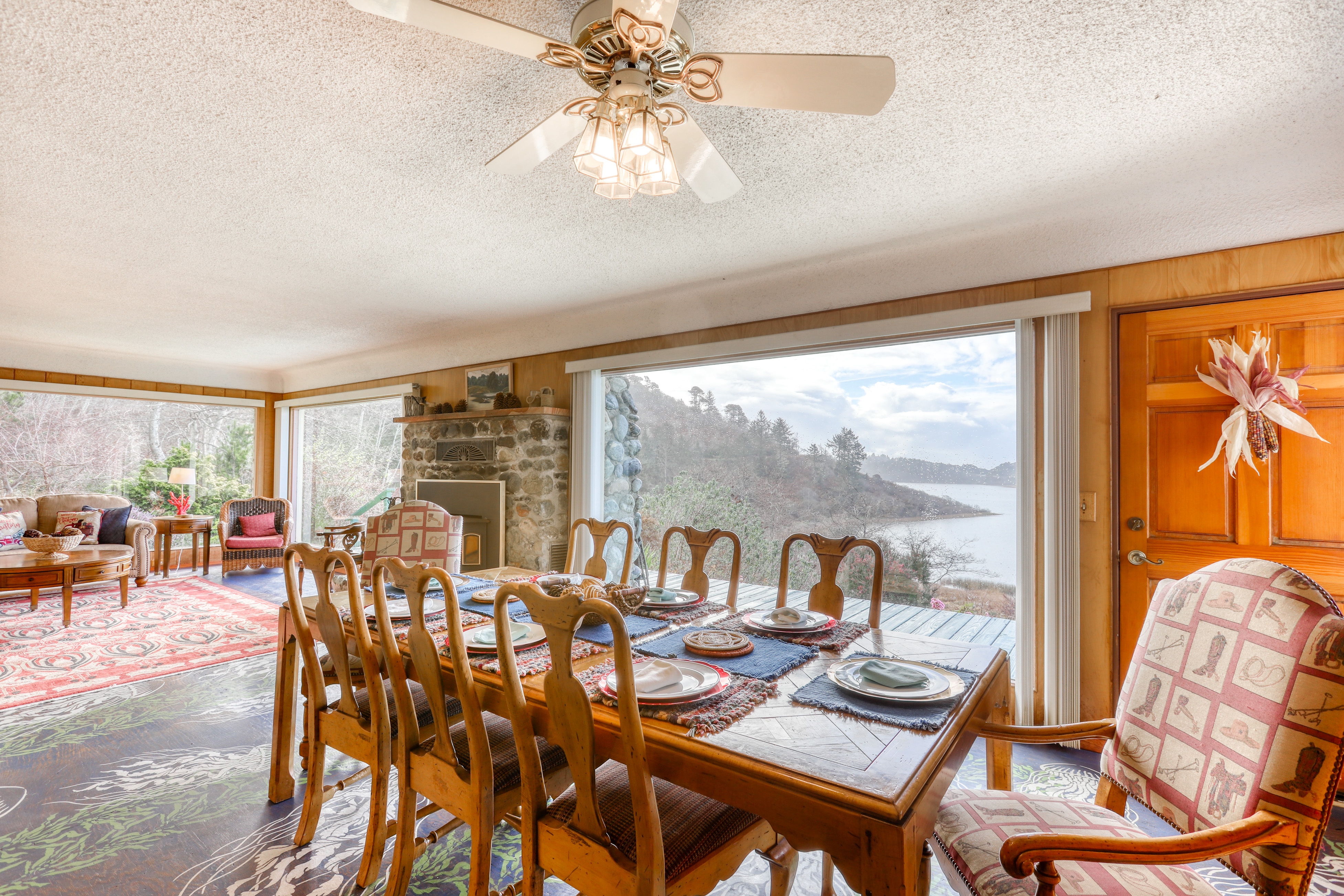 Mendocino Home 982934