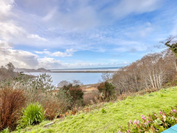 Mendocino Home 982934