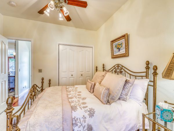 Mendocino Home 982935