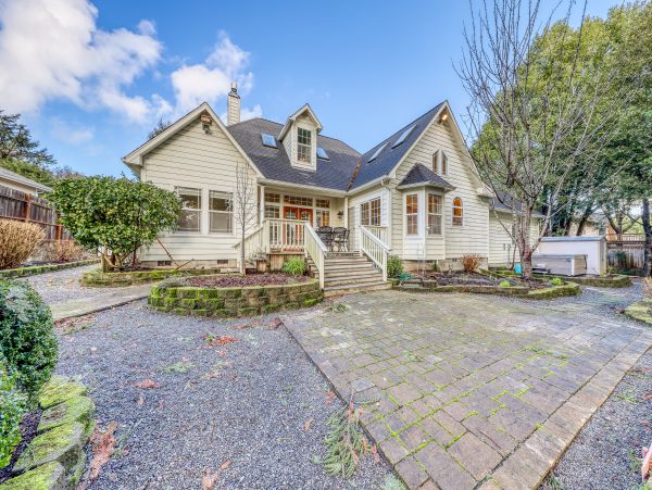 Mendocino Home 982935