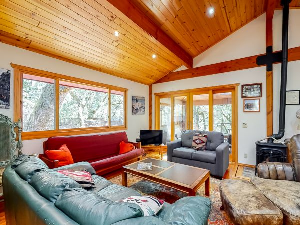Mendocino Home 982936