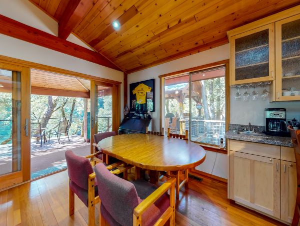 Mendocino Home 982936