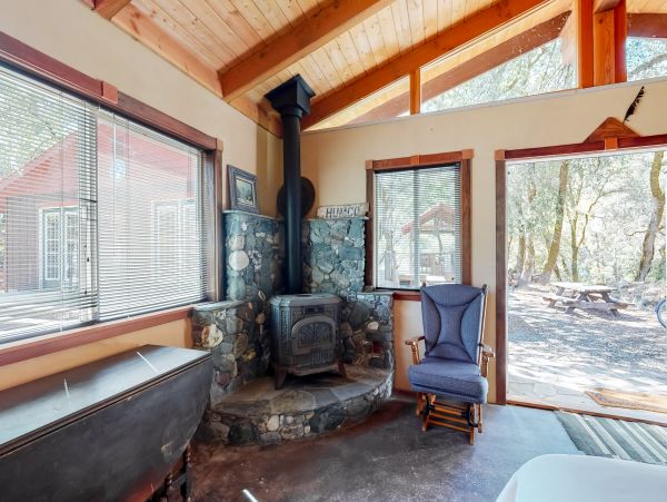 Mendocino Home 982936