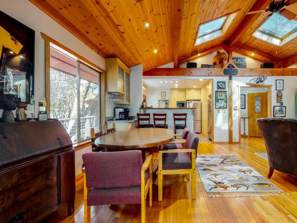 Mendocino Home 982936